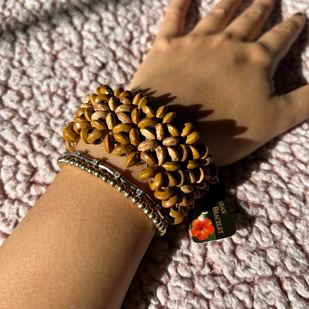 NWT Hawaiian Bracelet